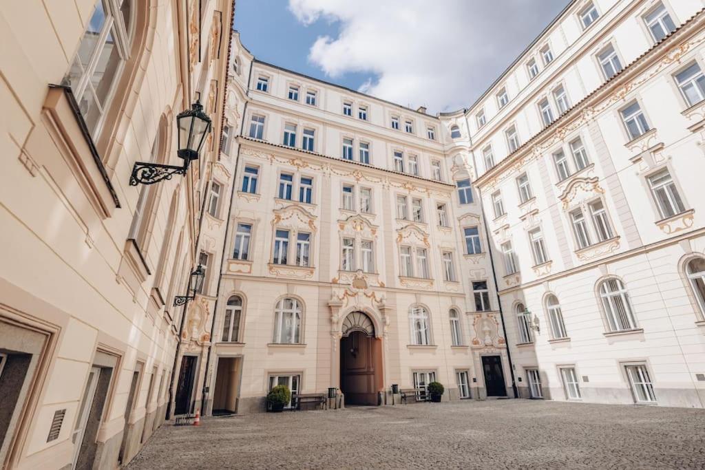 Magnificent Historical Penthouse In The Heart Of Pragueアパートメント エクステリア 写真