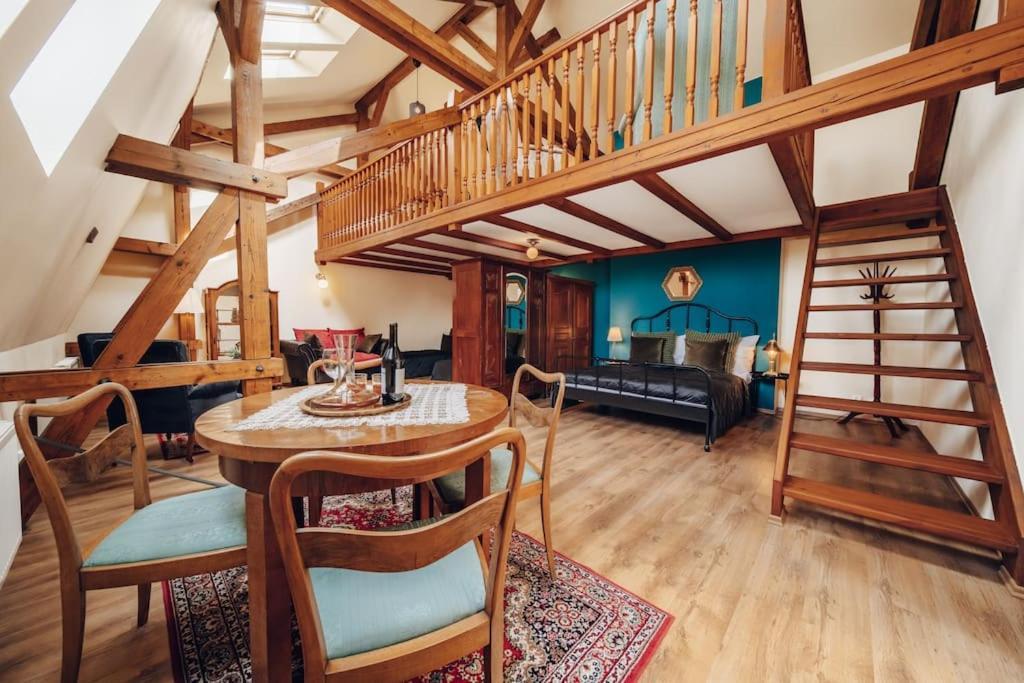 Magnificent Historical Penthouse In The Heart Of Pragueアパートメント エクステリア 写真