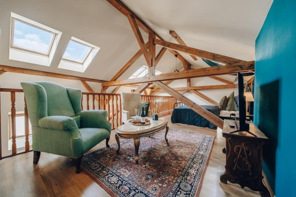 Magnificent Historical Penthouse In The Heart Of Pragueアパートメント エクステリア 写真