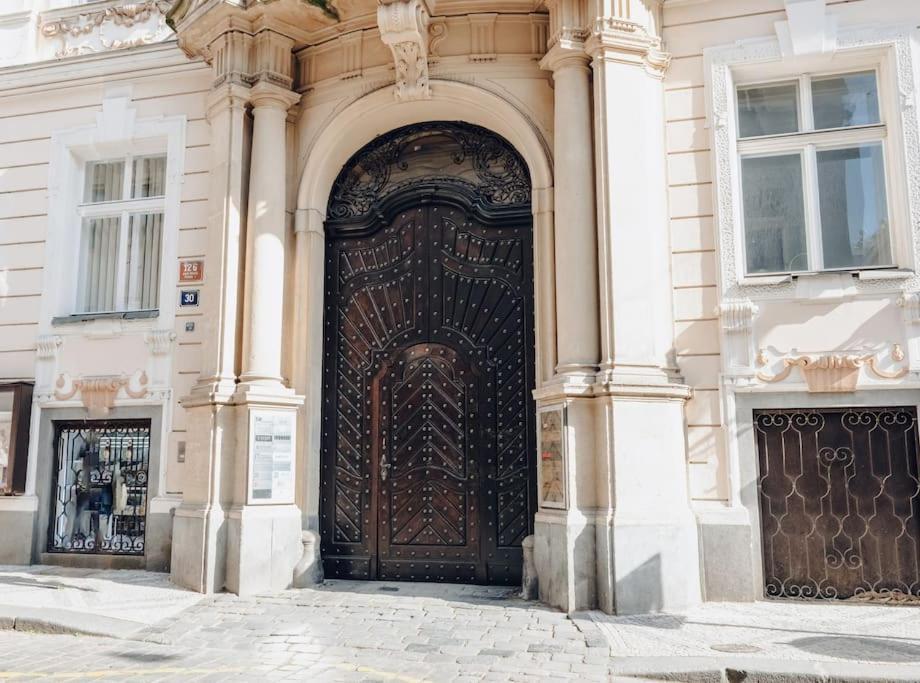 Magnificent Historical Penthouse In The Heart Of Pragueアパートメント エクステリア 写真